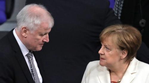 Отношения между Меркель и Зеехофером никогда не были легкими.