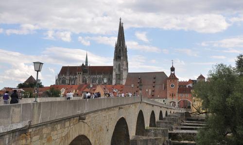Каменный мост в городе Регенсбурге