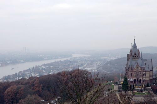 Drachen-Schloss-Замок-Зибенгебирге-Германия
