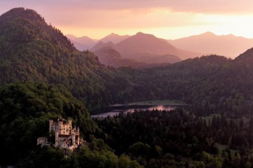 замок Бавария горы закат сумерки