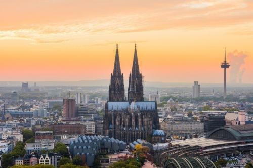 Кельн закат Германия собор готическая башня