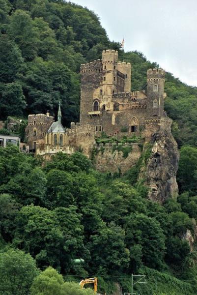 Замок Рейштайн (Burg Rheinstein)